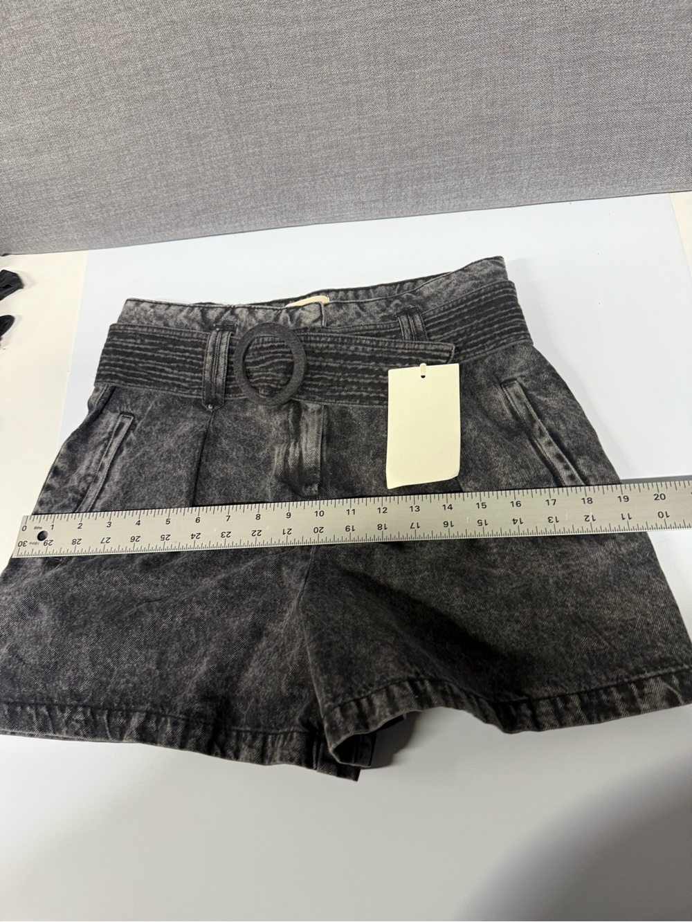 Sezane shorts with belt - Picture 12 of 12